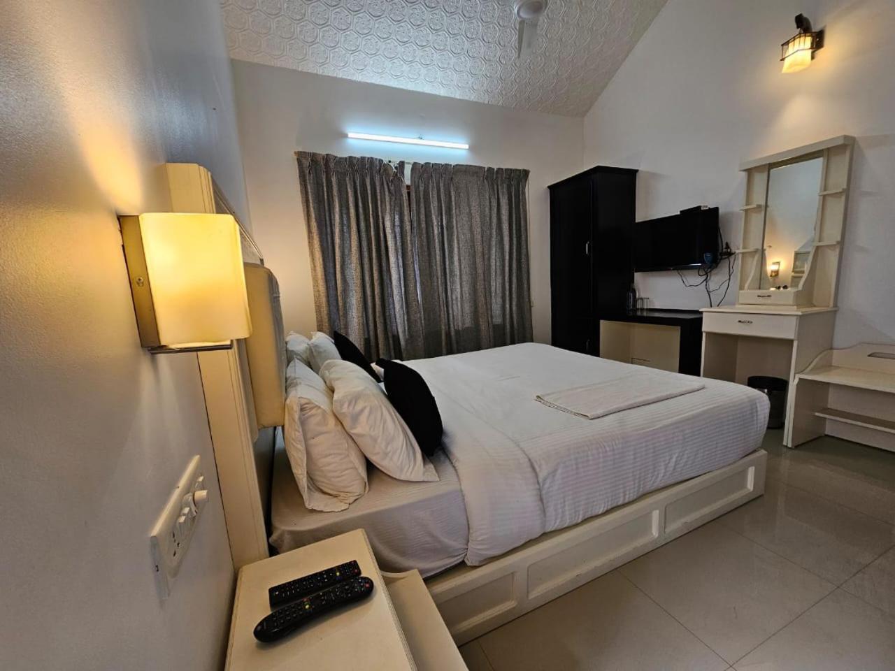 Olive Periyar Homestay *